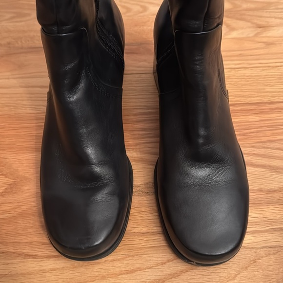 Naturalizer Tall Black Leather Heeled Boots. Size 10 - Picture 5 of 7